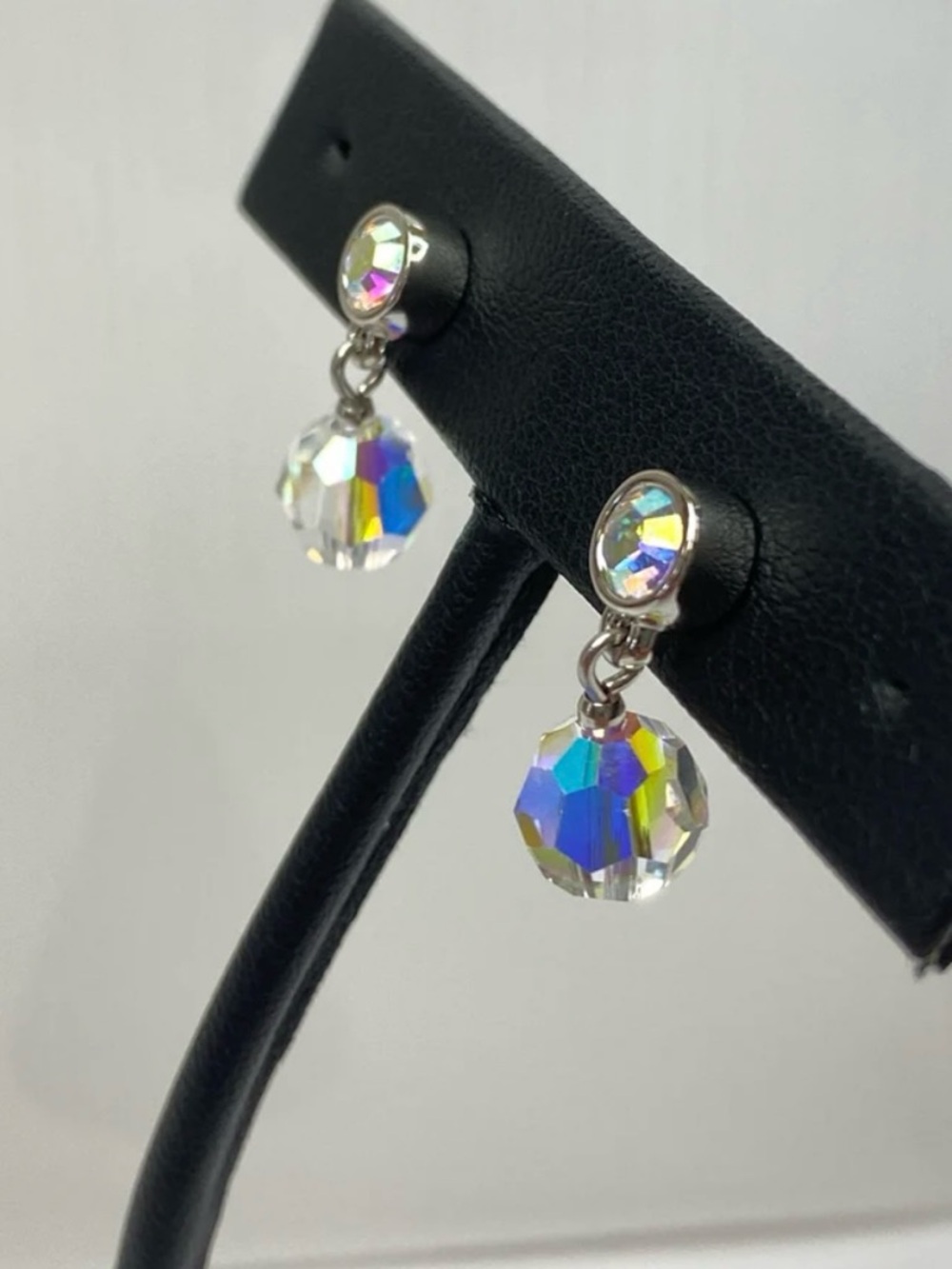 Swarovski Crystal Swan Signed VTG Silver Tone Faceted Bead Dangle Earrings - Picture 6 of 6